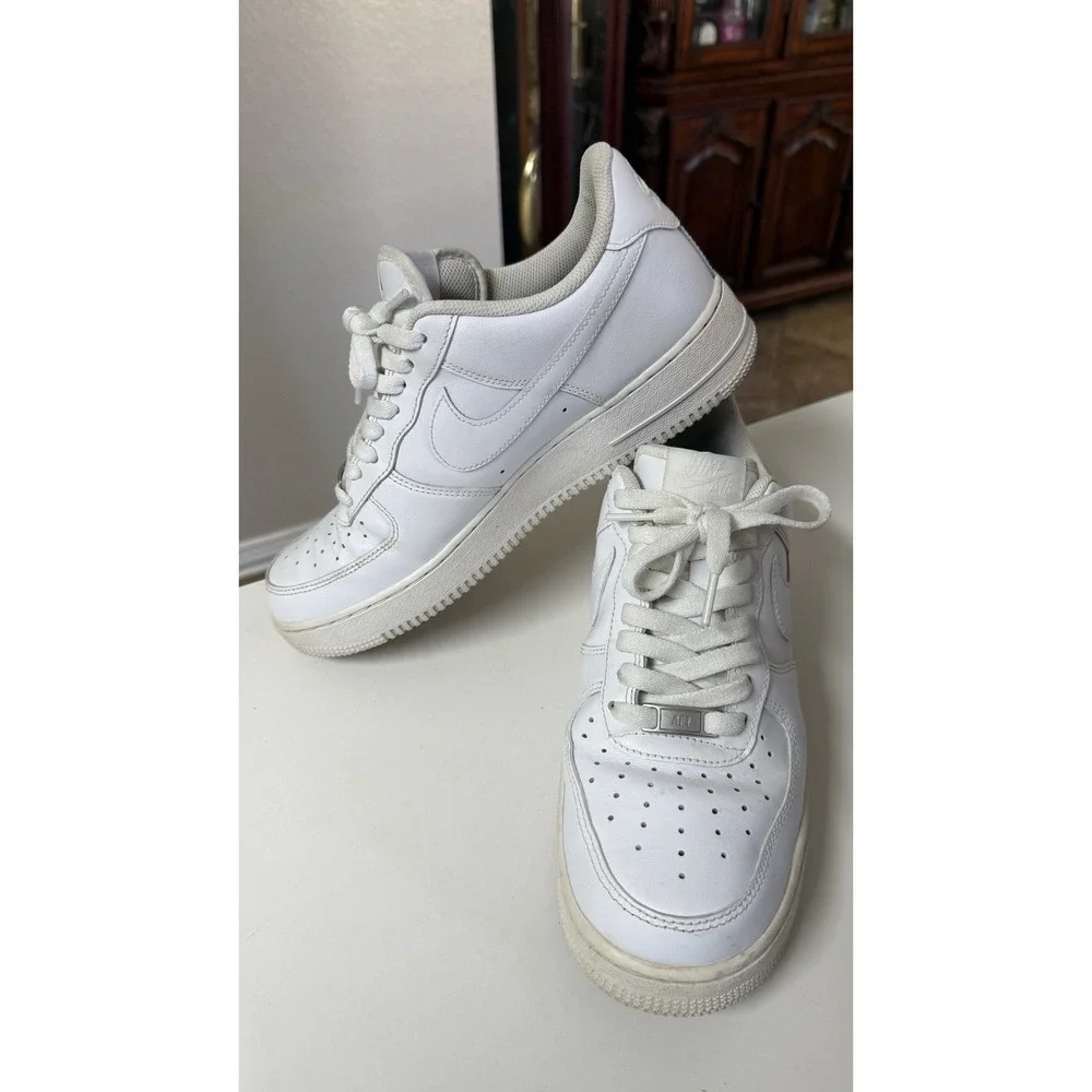 Nike Air Force 1 Low 07 Triple White AF1 CW2288-111 Men's Size 9 Sneakers